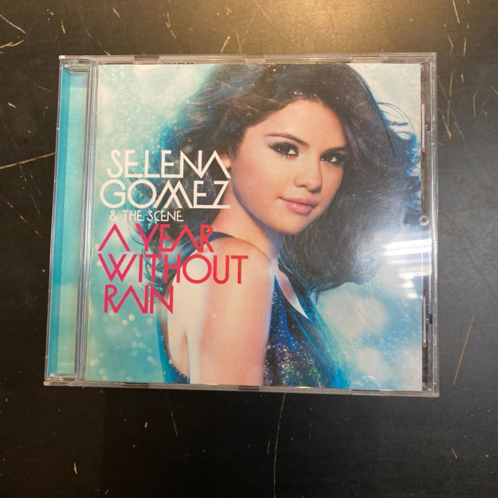 Selena Gomez & The Scene - A Year Without Rain CD (VG+/VG+) -pop-